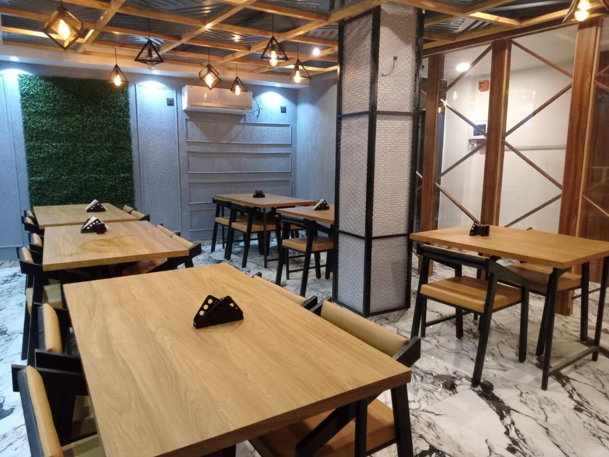 The Seven'S Hotel - Varanasi — Photos 3